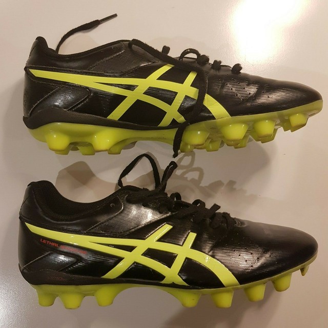 bargain football boots