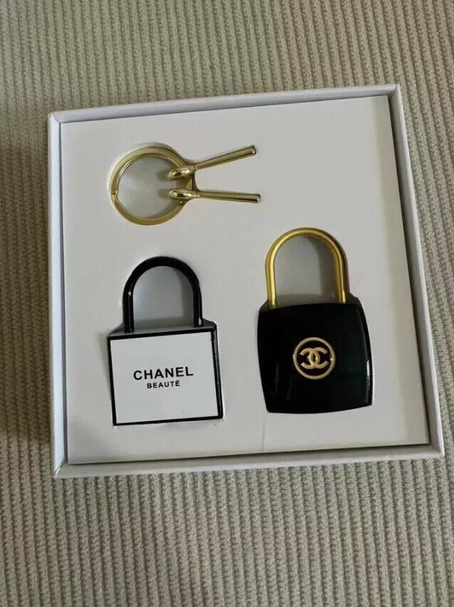 CHANEL キーリングセット ロックデザイン CHANEL PadLock Lock & Key Set Rare Counter VIP Giveaway Gift