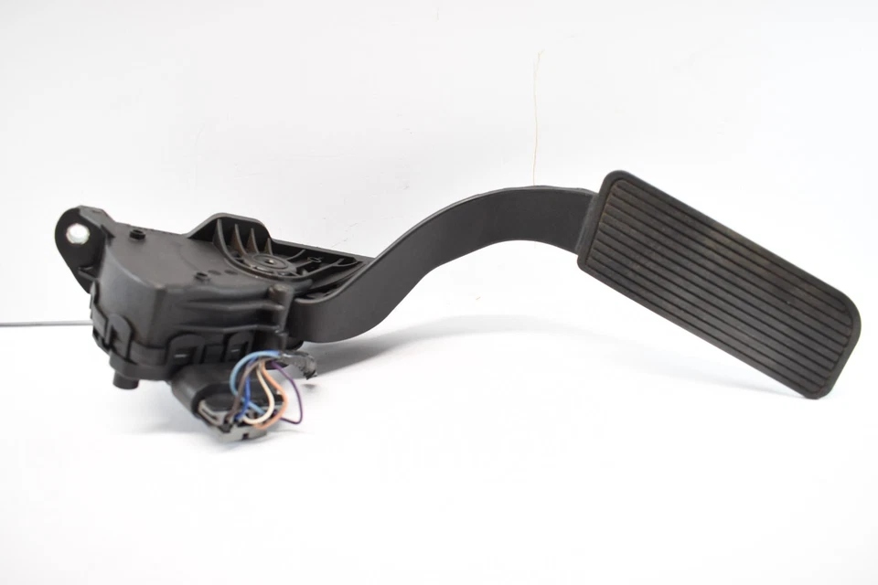OEM  2007-2011 Tahoe Silverado Escalade Gas Accelerator Pedal Tahoe 15847349 — 第 2/4 张图片