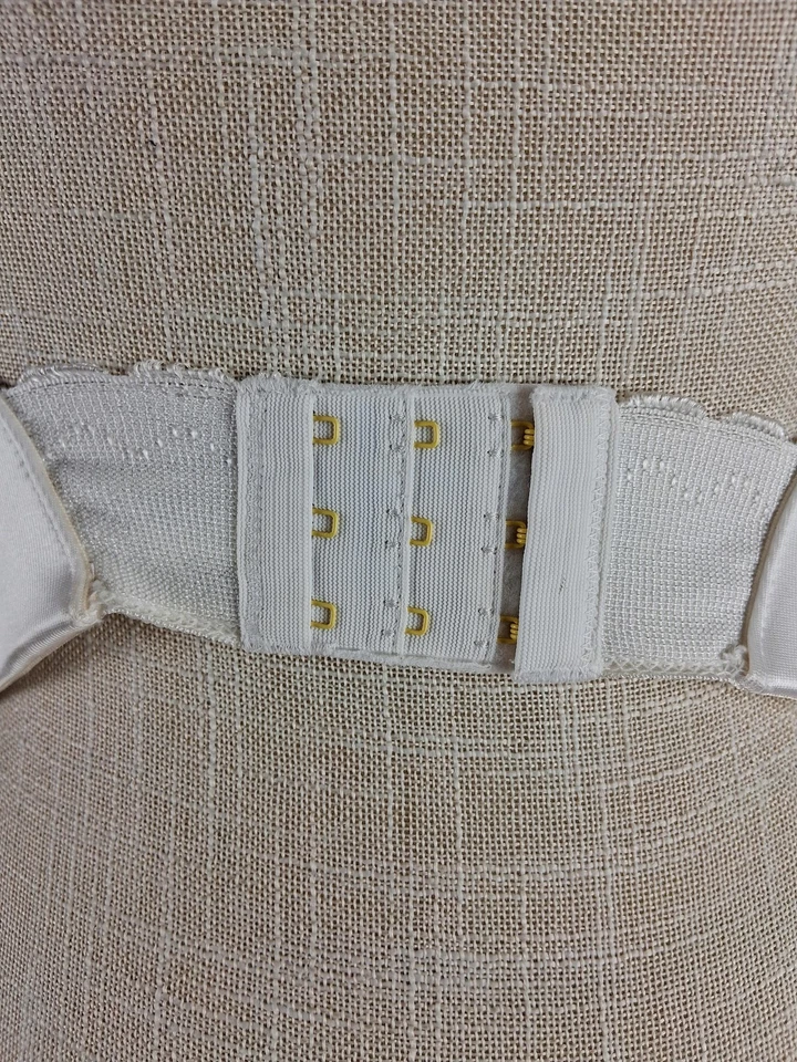 Top de novia Wonderbra Bustier para mujer 34D blanco sin tirantes largo satinado con aros Foto 4 de 4