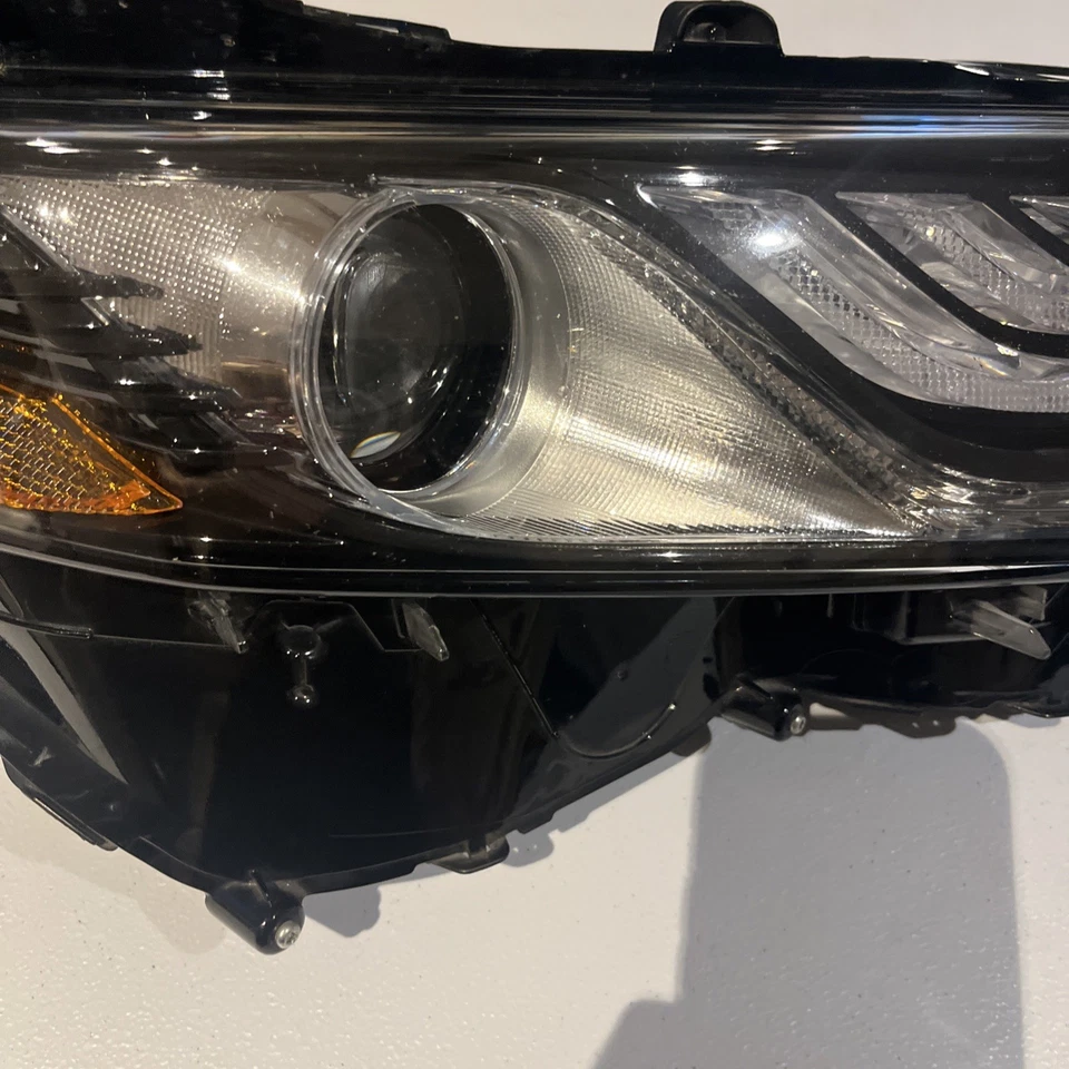Farol dianteiro direito Toyota Camry 2018-2022 feixe triplo preto fabricante de equipamento original - Imagem 3 de 4
