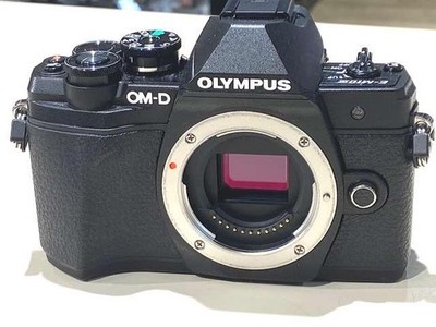 Olympus E-M10 Mark III Spiegellose Kamera 17MP LiveMOS aus Japan