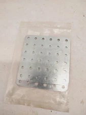 Hillman 884483 Slotted Square Plates Pack of 2