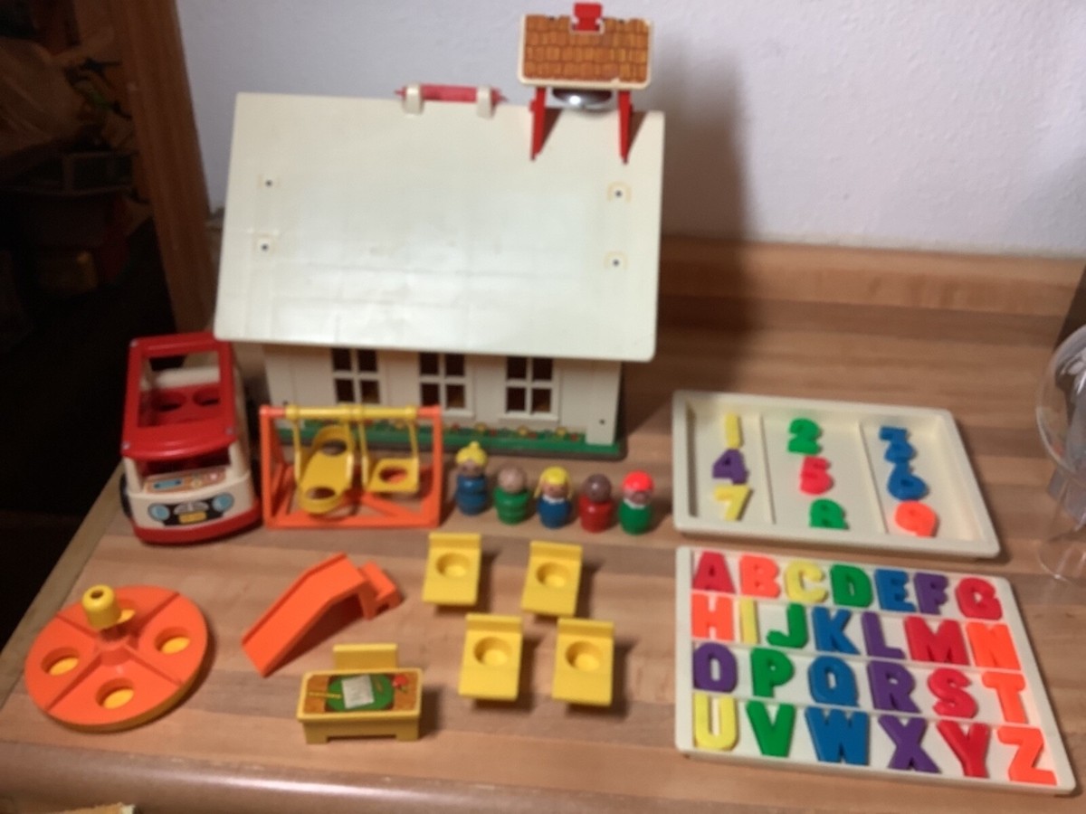 Vintage Fisher Price Little People 923 Play Family School House