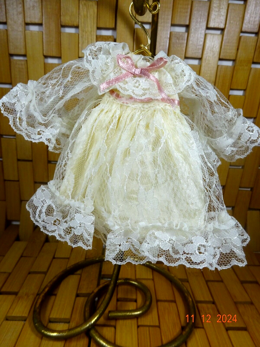 ivory christmas dress Vintages 1980's Ornament Victoria Style Lace On Hanger Midi dress