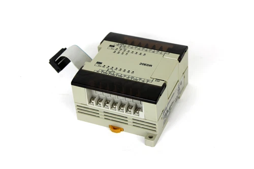 Omron CPM1A-20EDR I/O Unit, 24V DC