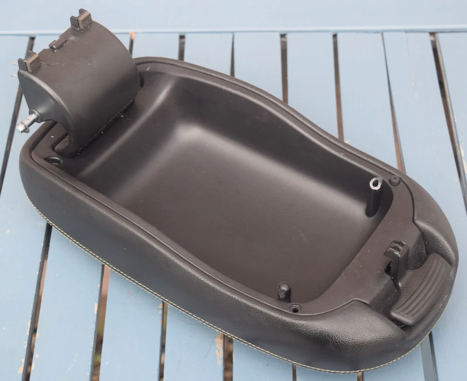 OEM 2014 2015 2016 2017 2018 Kia Soul Armrest Center Console Lid Black Leather Foto 2 de 4