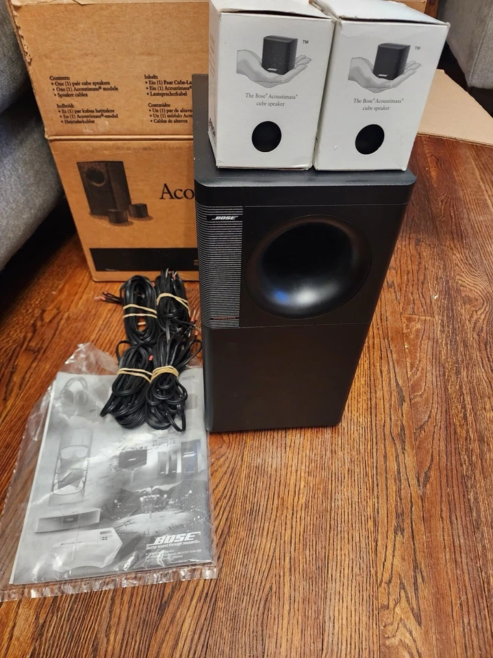 Subwoofer Bose Acoustimass 3 Serie IV + 2 altavoces satélite cubo + cables Foto 4 de 4