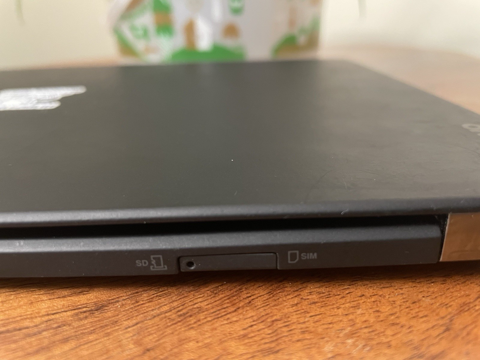 Lenovo ThinkPad X1, 14-Inch Laptop, with Intel Core i7-7500U, Linux