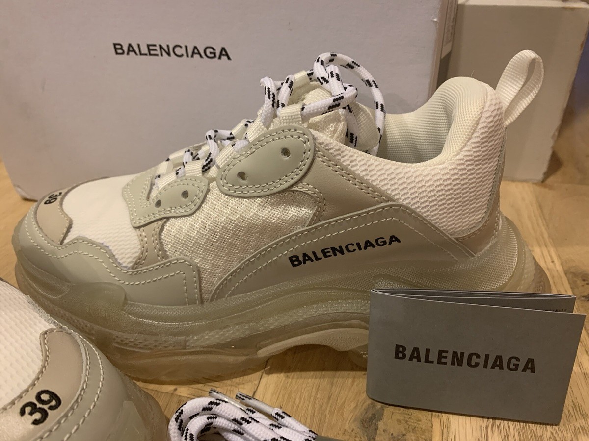 Balenciaga Triple S Sneaker Clear Sole - White Size 8.5 Balenciaga Triple S Sneaker Clear Sole - White Size 8.5