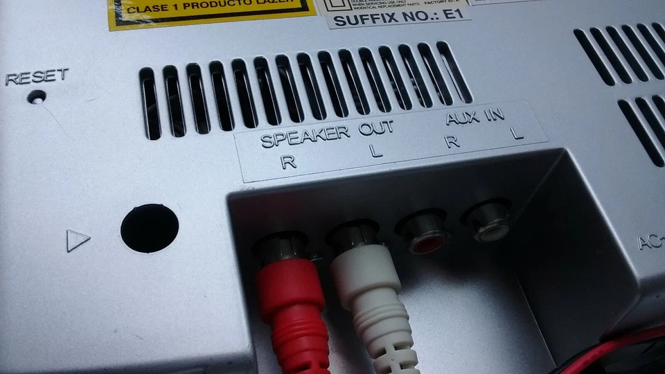 GPX Wall-Mountable Micro Stereo Home Music System HM3817DTBLK - Image 4 of 4