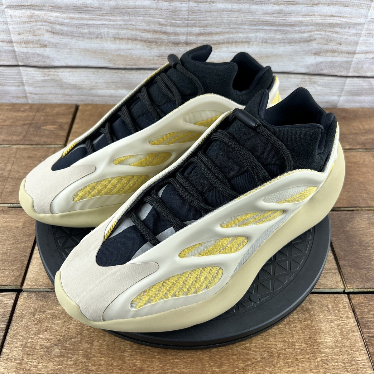 🔥Adidas Yeezy 700 V3 'Safflower' Yellow Black White G54853 (Men
