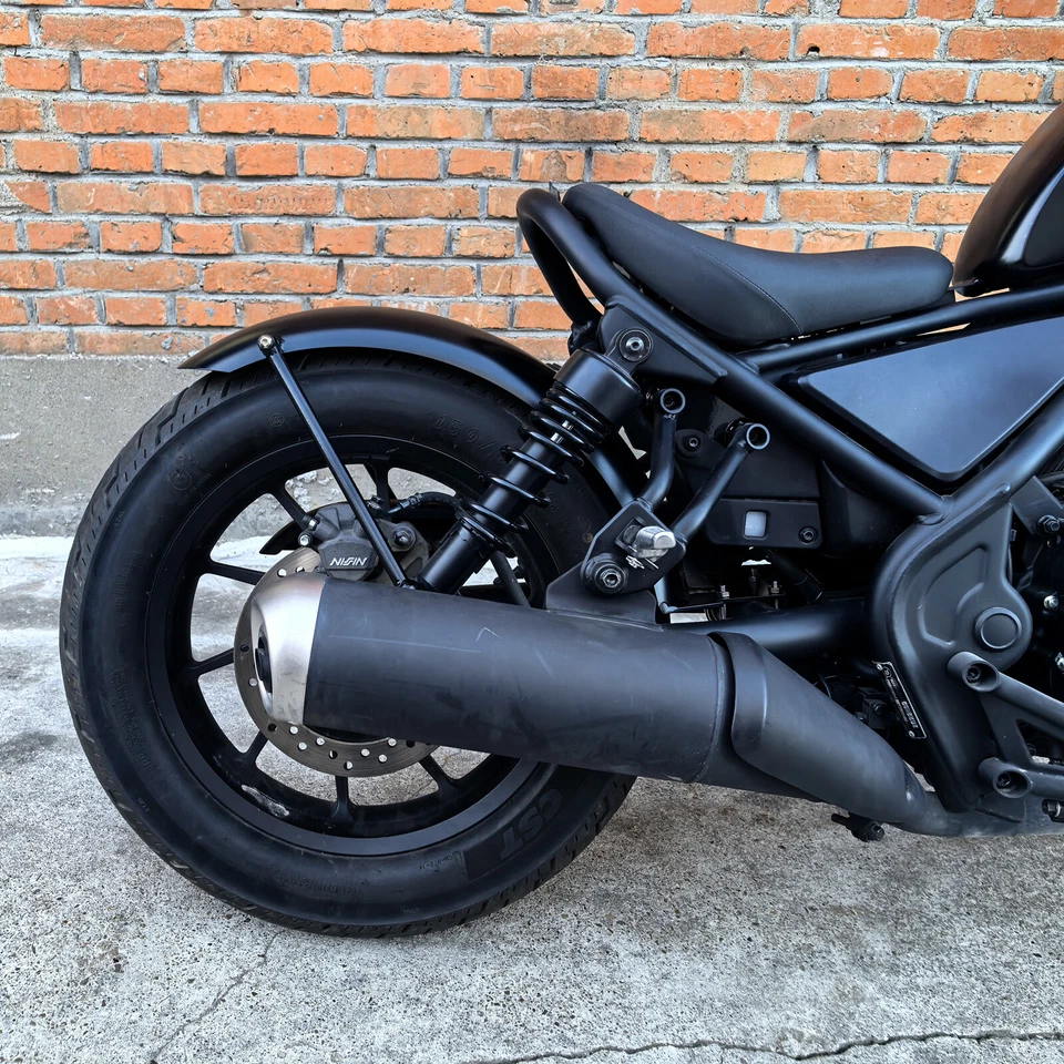 Gloss Black Rear Fender Plate Mudguard For Honda Rebel CM300 500 2017-2023 - Image 3 of 4