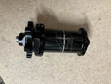 BRAND NEW Giant SLR-0 Disc Brake Front Wheel Hub SL1 Defy TCR Advanced