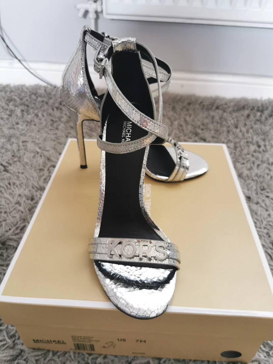 Michael kors goldie logo best sale sandal