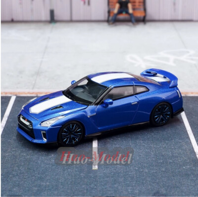 Motorhelix 1:64 Nissan GT-R (R35) 50th Anniversary Die-Cast Alloy