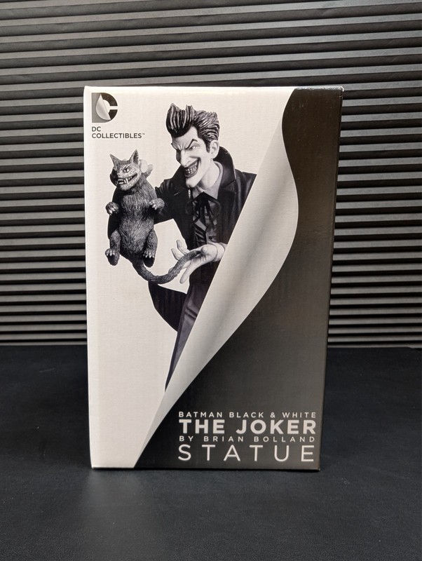Batman black and white Brian Bolland joker statue