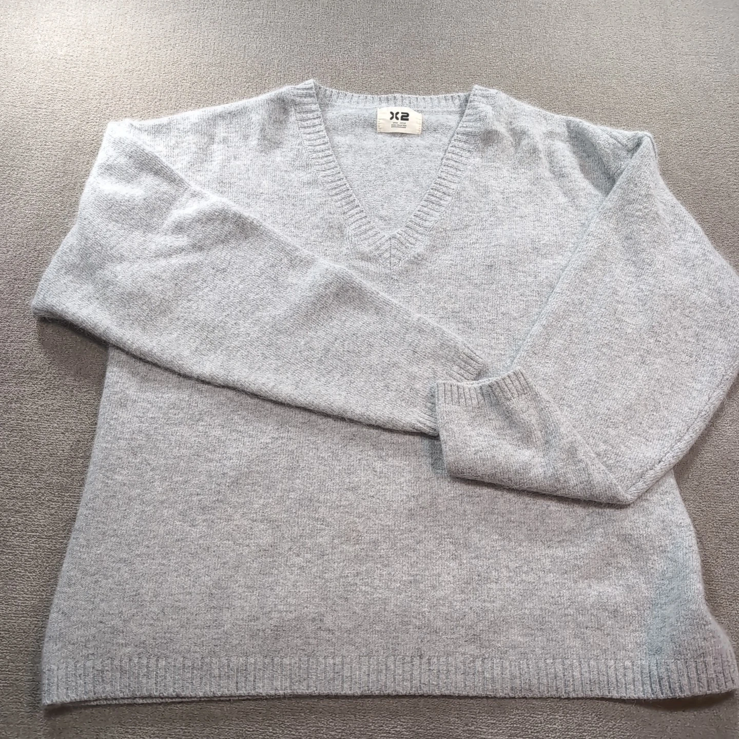 X2 Wool V-Neck Sweater Gray Korea Made Medium Soft Minimalist Classic Large