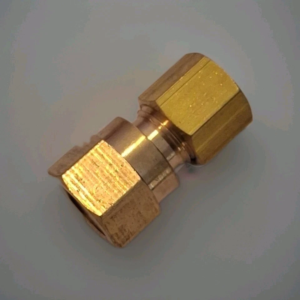 Brass Compression Union 1/8 Npt Fem - 1/4 Od Tube Adapter Brand New - image 1 of 1