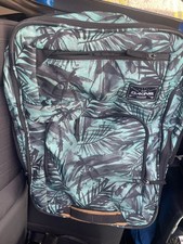 DAKINE Carry on Roller Bag 45L - Night Tropical Status Roller.