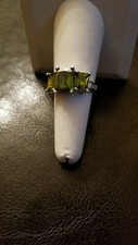 PRETTY LADIES GREEN CUBIC ZIRCONIA 925 STERLING SILVER RING SIZE 7