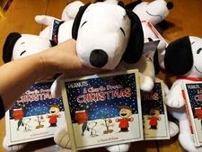 Snoopy Peanuts Charlie Brown Christmas Kohl's Cares 13 in Soft Plush Toy & Book