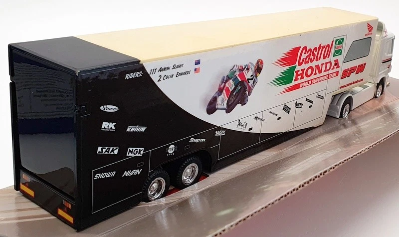 Corgi 1/64 Scale TY86601 - Scania Race Transporter Castrol Honda - Image 3 of 4