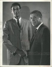 1968 Press Photo Milwaukee basketball's Greg Smith and John Erickson - mjt06101