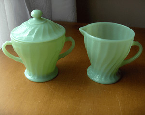 Anchor Hocking Fire King Jadeite SWIRL sugar & creamer set~Pristine