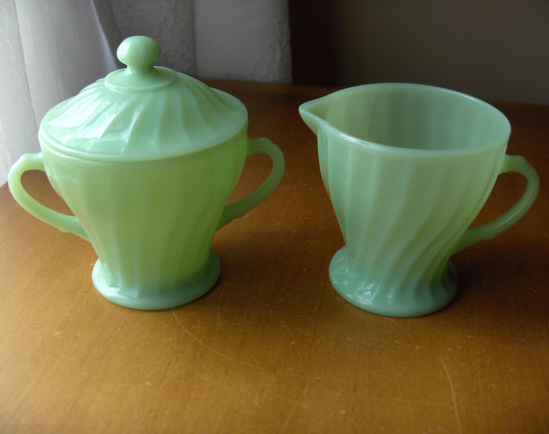 Anchor Hocking Fire King Jadeite SWIRL sugar & creamer set~Pristine