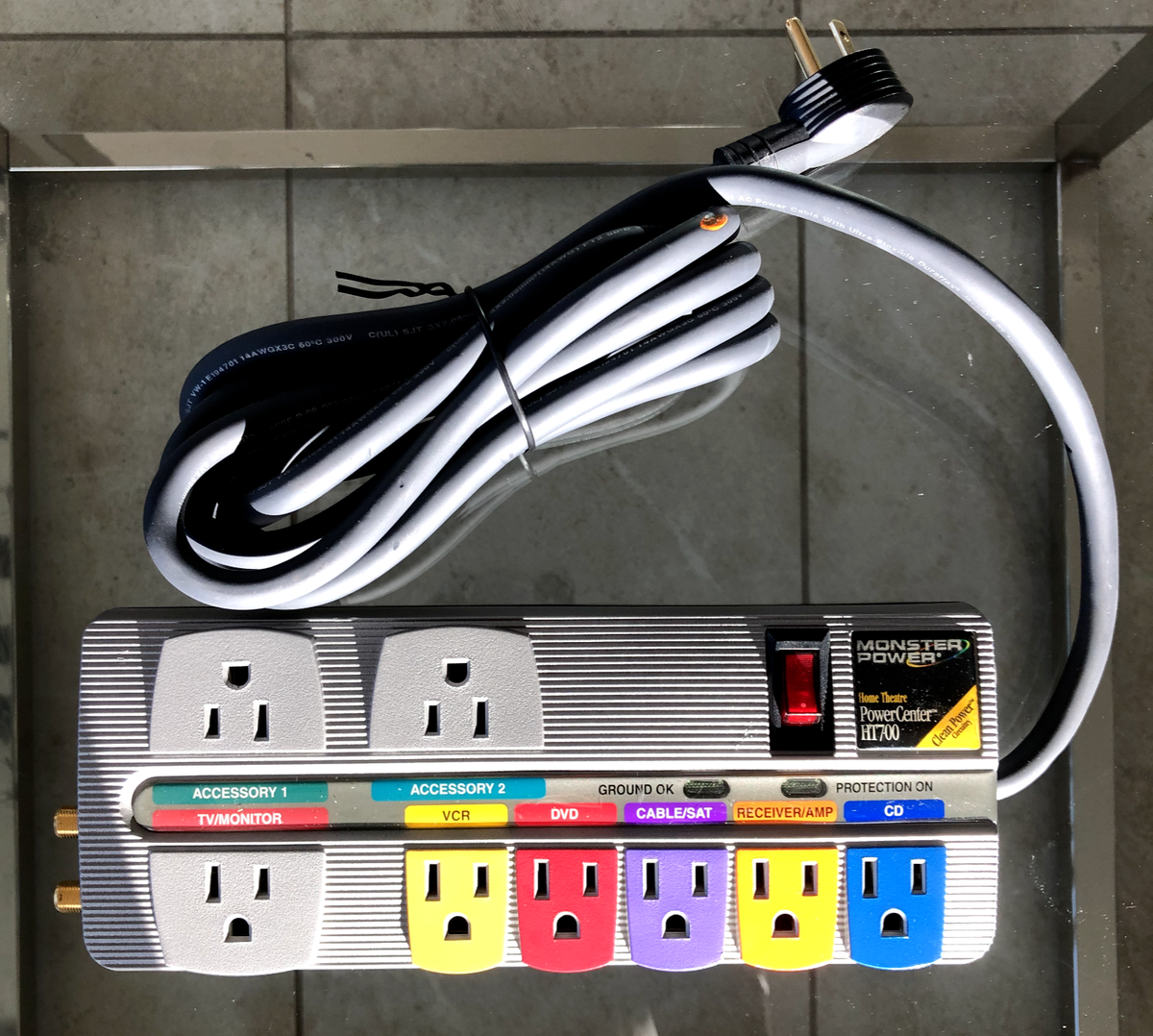 Monster Power Center HT700 電源コンディショナー Monster Power HT700 Home Theatre PowerCenter Surge Protector