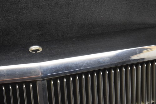 Chrysler Fifth Avenue 1987 5.2 Front Radiator Grill Chrome Trim Cover 4103621 - Picture 9 of 24