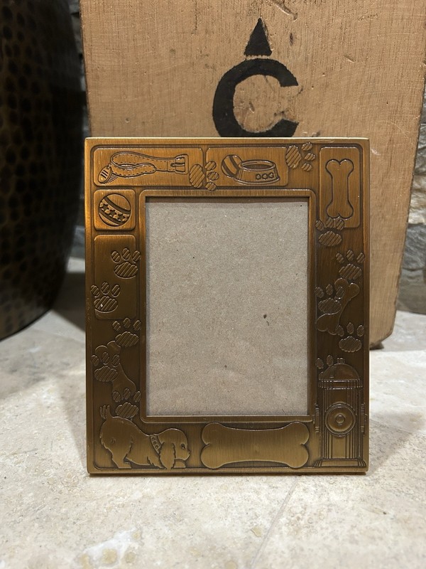 MW CARR Vintage Solid Brass Decorative Dog 3x4 Picture Frame - Gold Tone