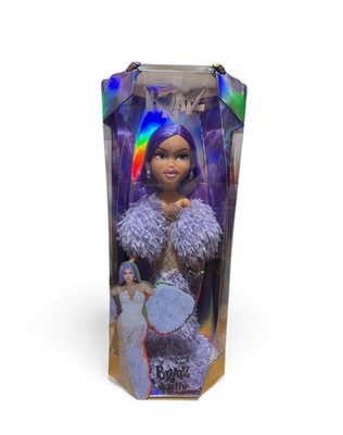 Bratz Kylie Jenner Fashion Doll 24  Tall New **Packaging Is Damaged - See Pics**