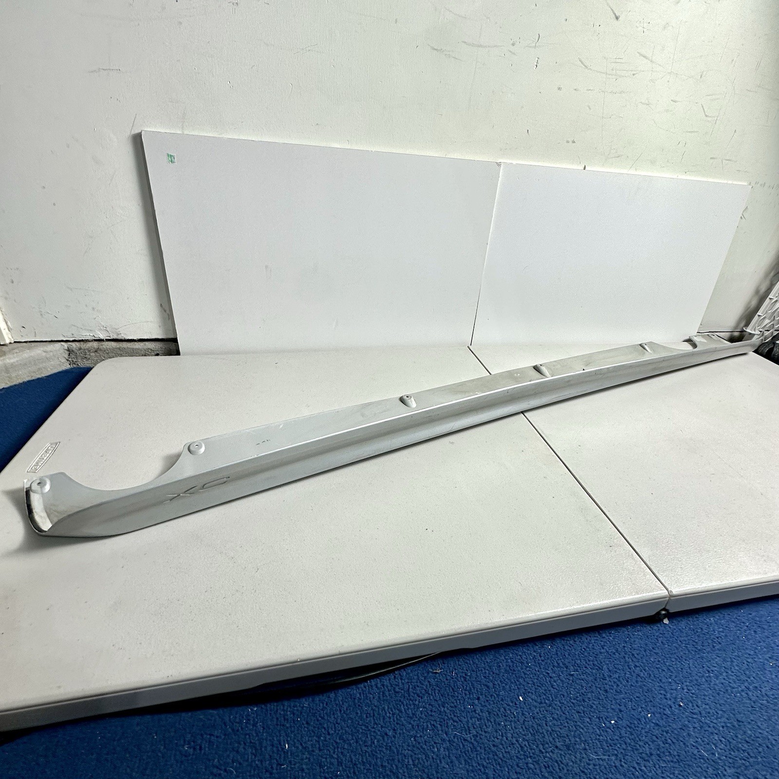 2010-2017 Volvo XC60 Side Skirt Moulding Passenger Side OEM R-design