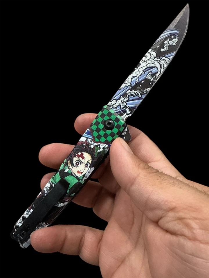 Faca de bolso temática de anime com mola assistida - Design de anime colecionável Edc PF78E - Imagem 2 de 2