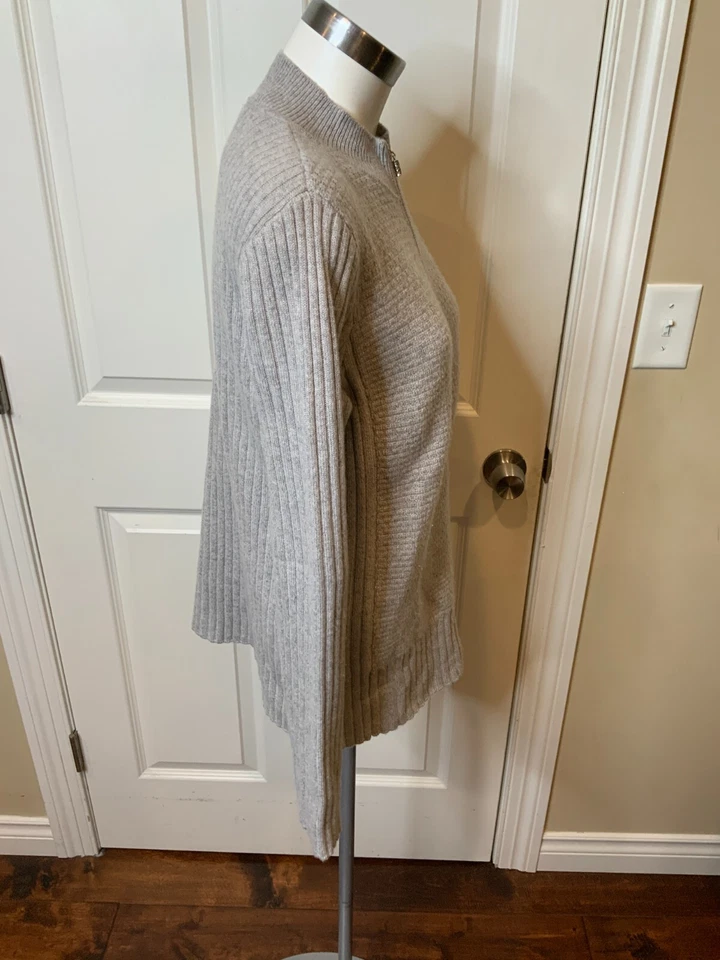 St. John Cashmere Gray Rib Knit Zip-Up Cardigan Sweater Size Medium - Image 2 of 4