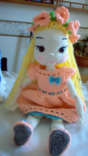 Hand crochet jointed blond doll w/  6 outfits     #12