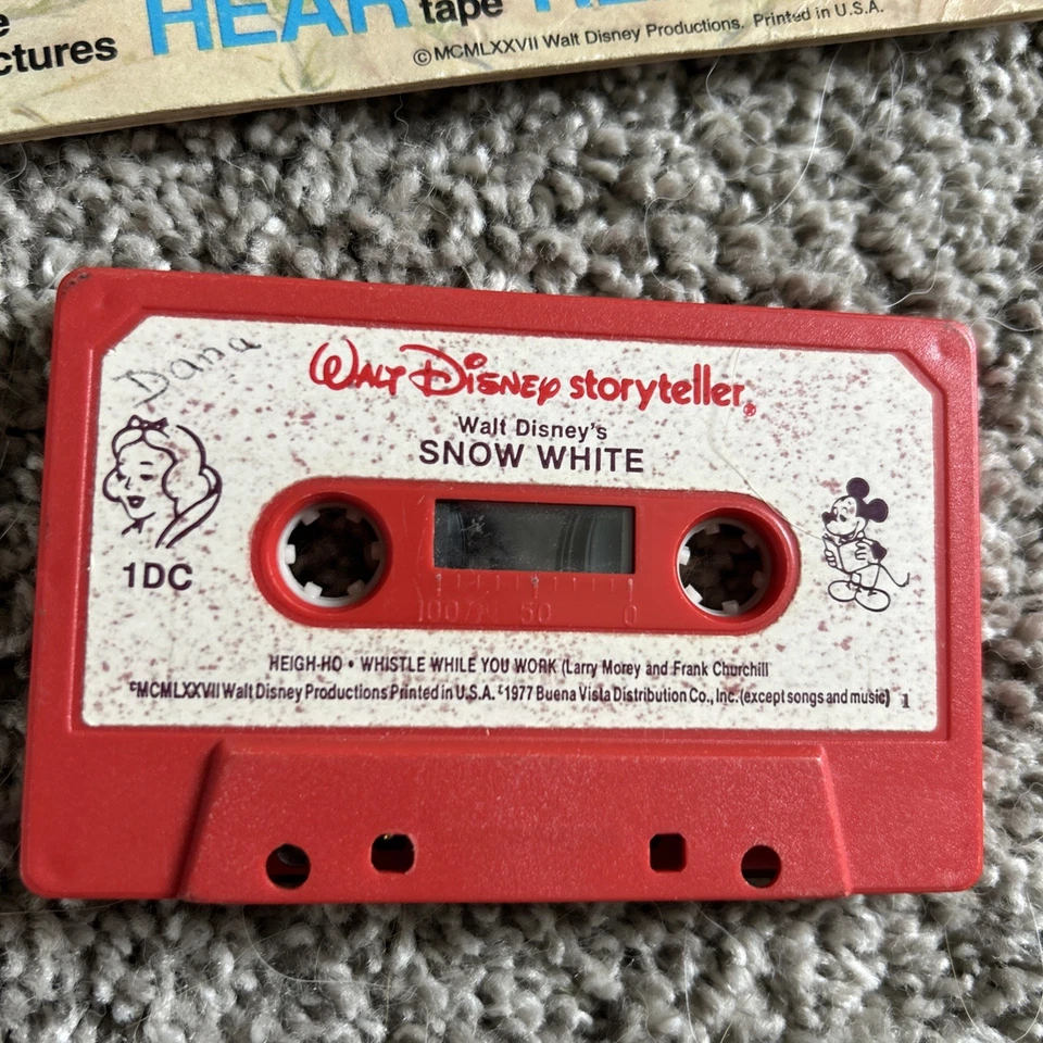 Antigo 1977 Walt Disney Storyteller Branca de Neve Sete Anões livro e cassete - Imagem 3 de 4