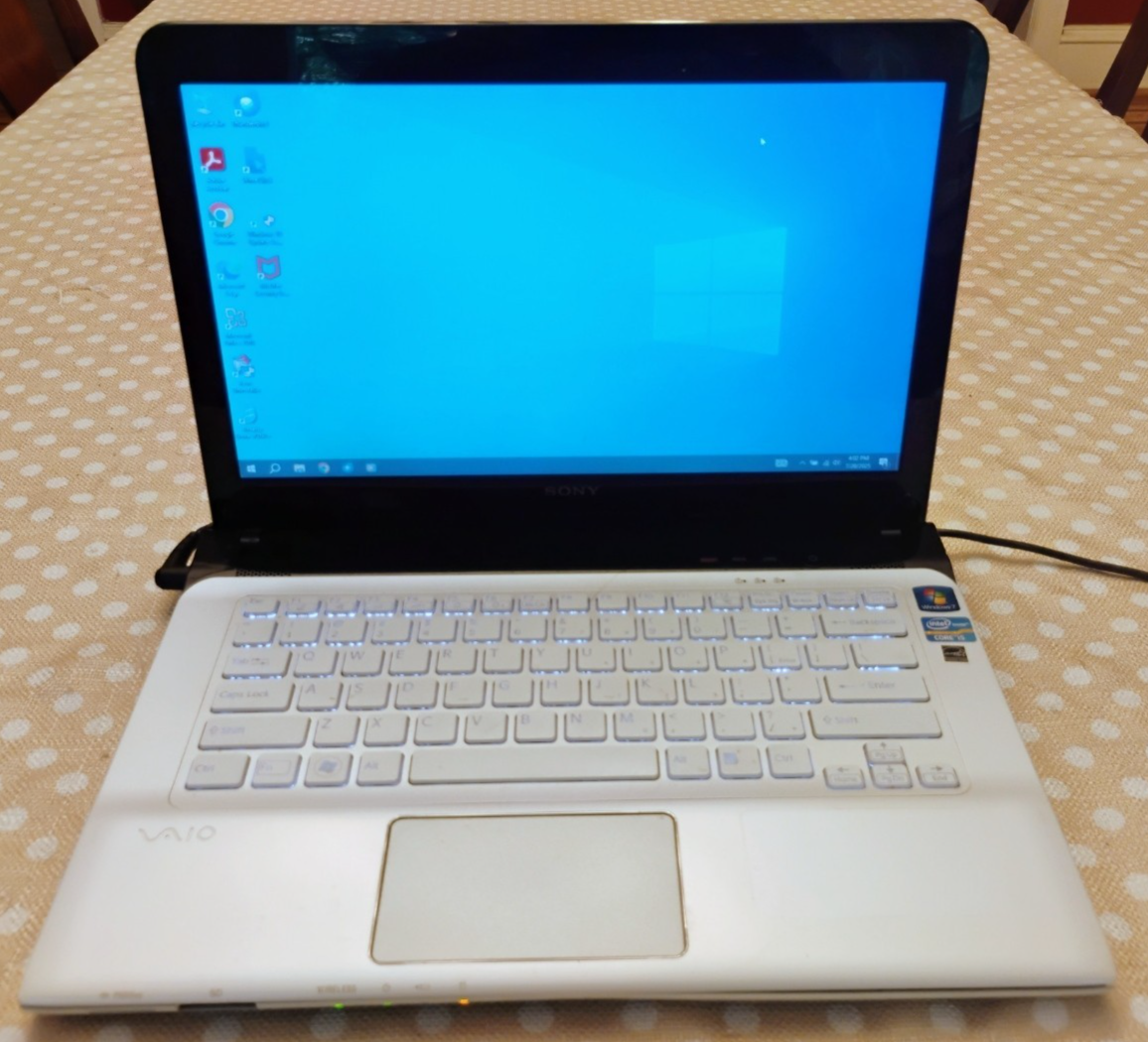 SONY ノートPC Win10 Core i5 4GB 750GB Sony SVE14118FXW Laptop - Win 10 Home/Intel Core i5/8GB RAM/750GB