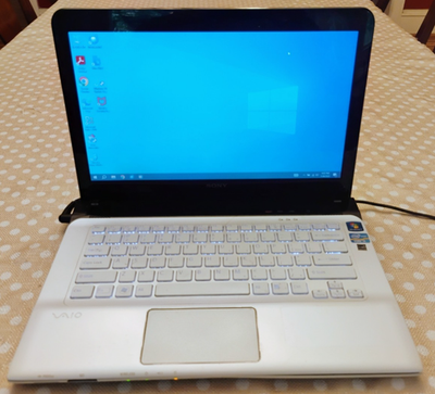 Sony SVE14118FXW Laptop - Win 10 Home/Intel Core i5/8GB RAM/750GB