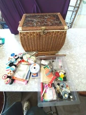 ANTIQUE SINGER SEWING BASKET WITH LEGS OR WITHOUT WOOD CARVED TOP JAPAN + STUFF