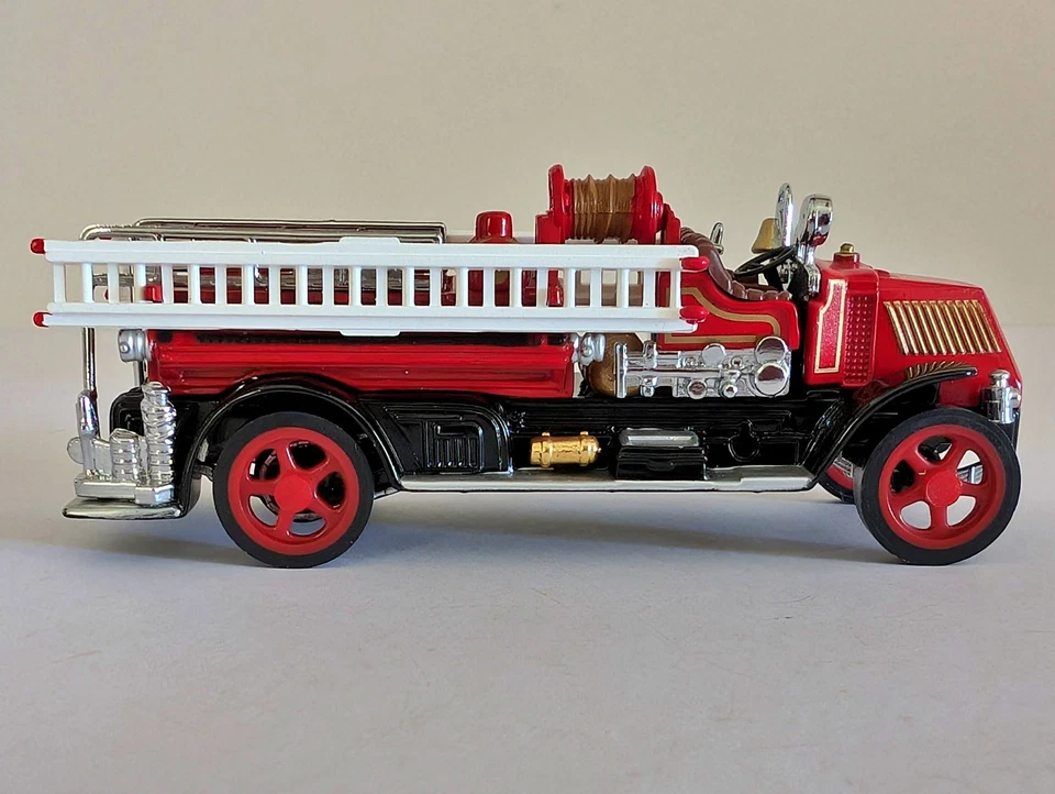 Matchbox Collectibles Limited Ed. YYM38259 1920 Mack AC Fire Truck - Image 2 of 4