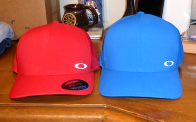 2000’s Oakley cap 2 NEW Y2k 2000s OAKLEY Performance Royal Blue & Red Logo Flex Fit