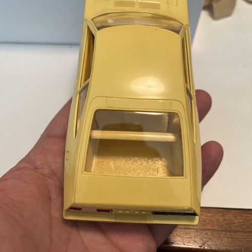 1975 Ford Mustang II Mach 1 Plastic Promo Model 1/25 Scale Yellow & Black - Picture 10 of 12
