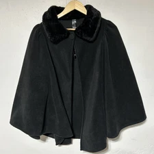 East 5th Black Shawl NWT $55 Poncho Faux Fur Womens Sweater