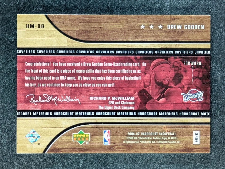 2006-07 Upper Deck Hardcourt DREW GOODEN Patch Hardcourt Materials #HM-DG - Image 2 of 3