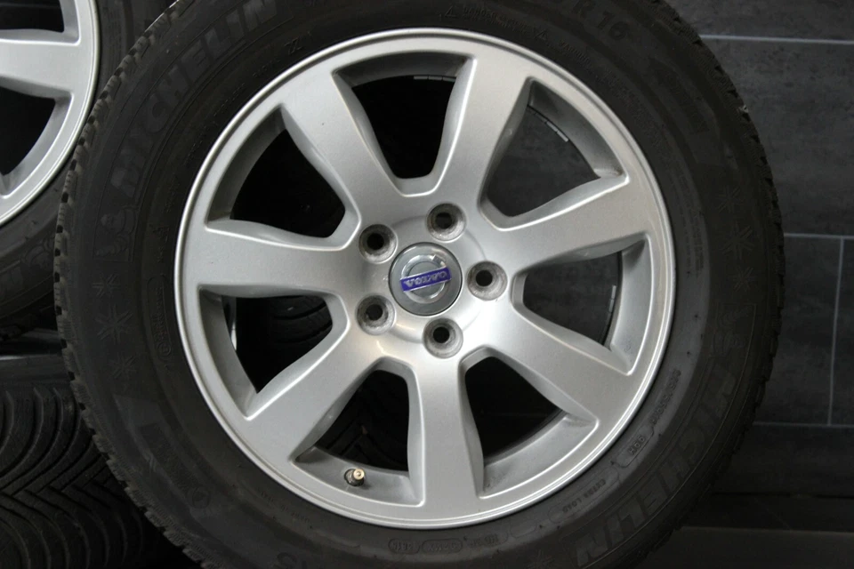 Original Volvo V70 Alufelgen 16 Zoll Michelin NEU Winterräder 225 55 r16 - Bild 2 von 4