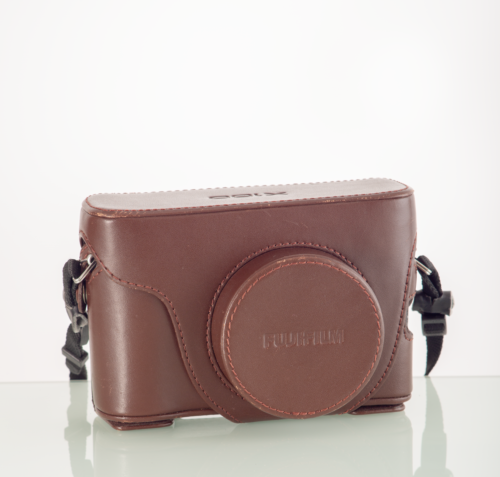 N Mint w/ Box Fujifilm FinePix X Series X100 Silver Camera + EF-42 + lens hood - Picture 9 of 16