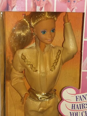 Barbie Ultra Chevelure Poupée, robes, 10accessoires mode et coiff | Mattel
